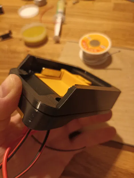 Bộ chuyển đổi (Adapter) dùng pin Makita cho máy công cụ Parkside - Image 4