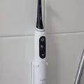 Giá treo tường tối giản cho bàn chải điện Oral B iO - Thumbnail 1