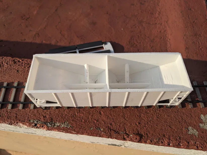 Mô hình toa tàu Hopper Car 1/64 - Dragon Railway - Image 6