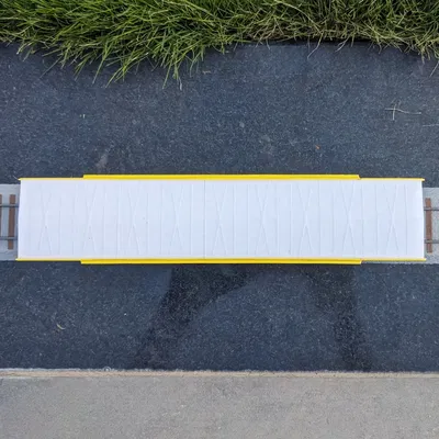 Toa Hàng 50 Foot - Dragon Railway