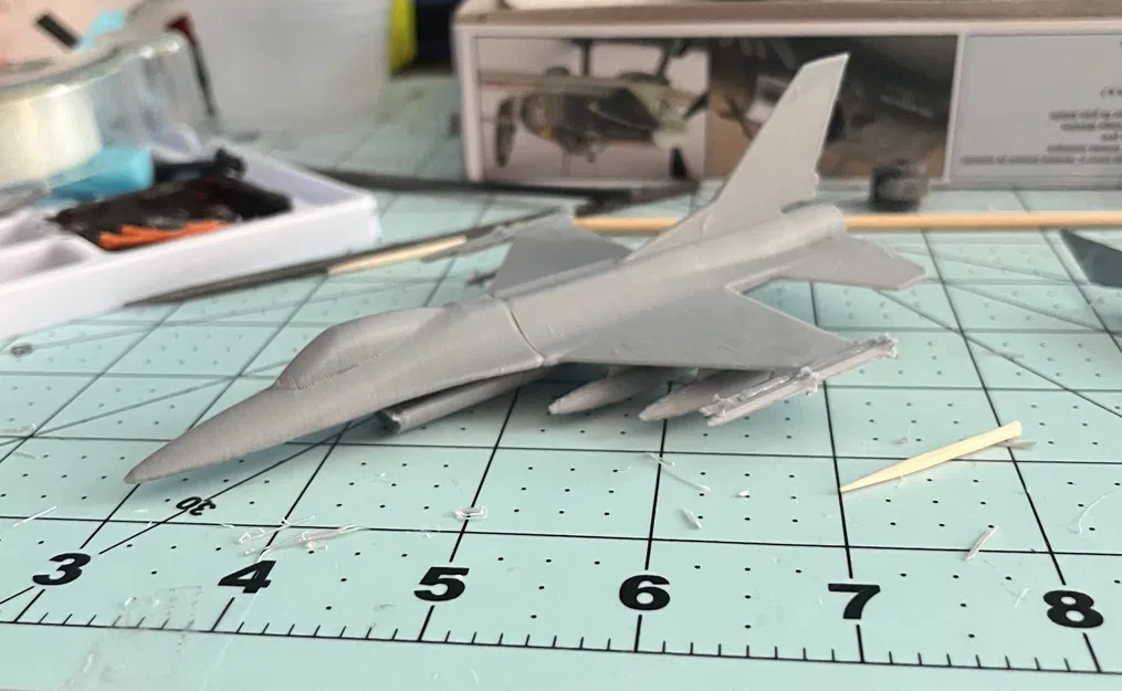 Mô hình máy bay chiến đấu F-16 tỷ lệ 1/100 (File in 3D) - Image 1