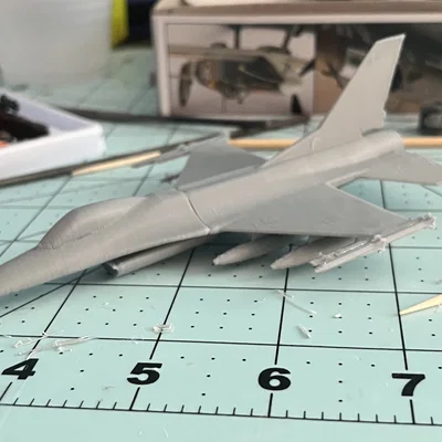 Mô hình máy bay chiến đấu F-16 tỷ lệ 1/100 (File in 3D)