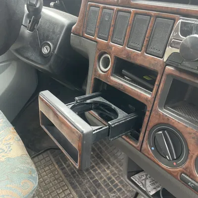 Khay để ly cho VW T4 tích hợp nắp gạt tàn nguyên bản