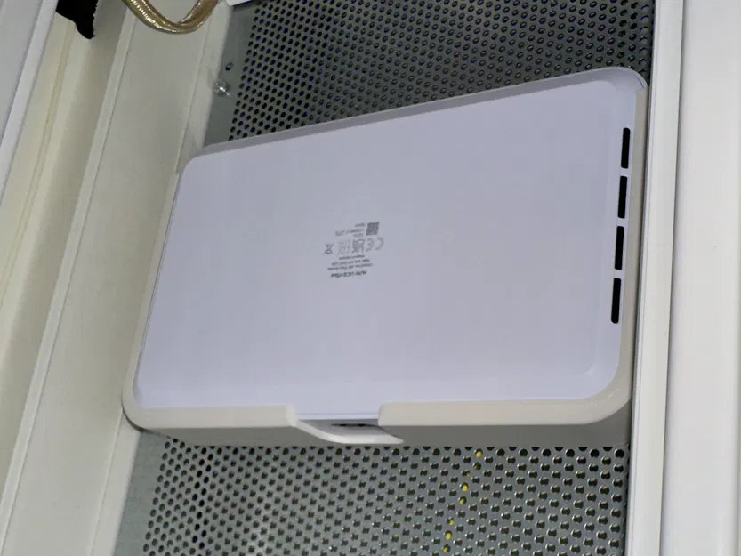 Giá treo tường cho Unifi Cloud Gateway UCG Fiber - Image 1