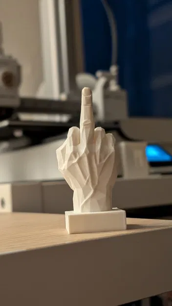 Mô hình ngón tay thối (Middle Finger) phong cách Low Poly - Image 1