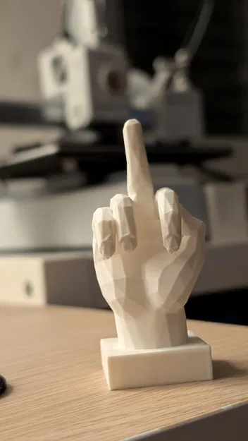 Mô hình ngón tay thối (Middle Finger) phong cách Low Poly - Image 4
