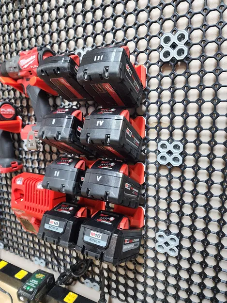 Giá đỡ pin Milwaukee M18 cho Multiboard - Image 2