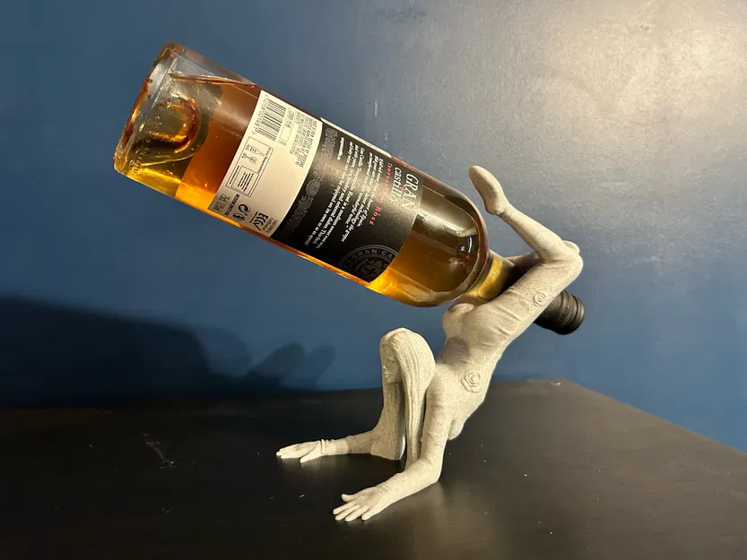 Giá đỡ chai rượu nghệ thuật - Mô hình in 3D hình cô gái thăng bằng - Image 3