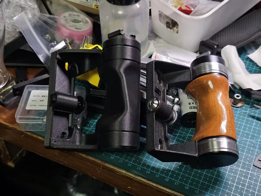 Tay cầm máy ảnh Pentax 67, 6x7, 67ii (Left Hand Grip) in 3D - Image 2