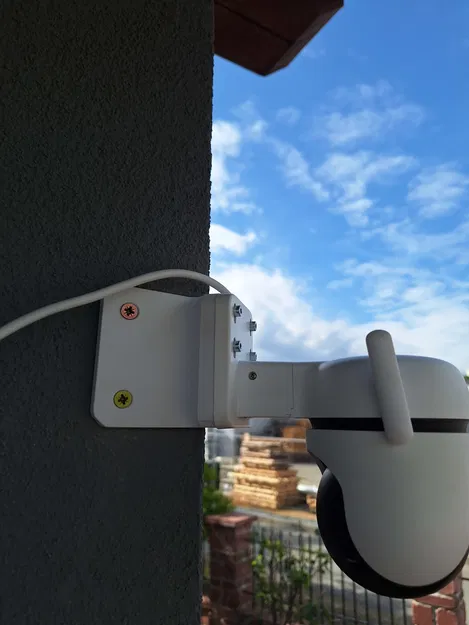 Giá treo góc tường bền bỉ cho camera TP-Link Tapo C520WS - Image 1