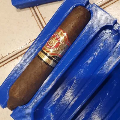 Khuôn ép xì gà (Cigar Molds)