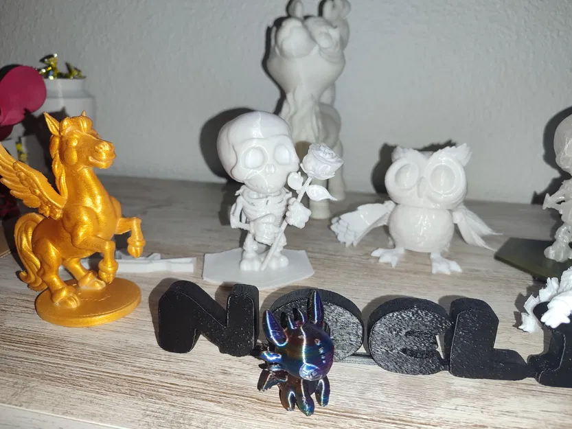 Mô hình ESQUELETO: Bộ xương nhỏ đáng yêu cầm hoa hồng - Image 2