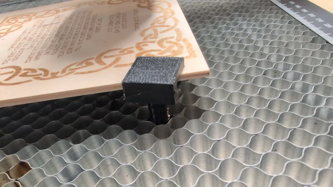 Kẹp cố định 10mm cho bàn cắt laser (Honeypanel Clip) - Image 1