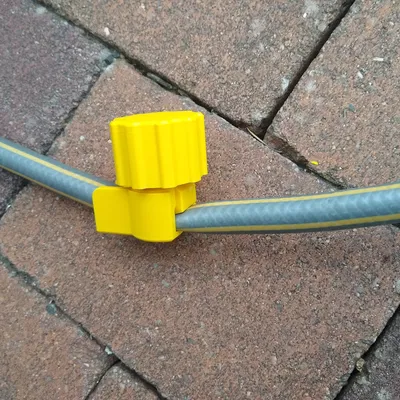 Van kẹp ống tưới vườn (Pinch valve for garden hose)