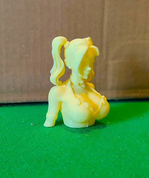 Mô hình tượng bán thân Harley Quinn (12cm) - Dành cho fan DC - Image 2