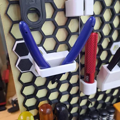 Giá treo kìm cắt (Flush Cutters Holder) tối ưu cho bảng Honeycomb Storage Wall