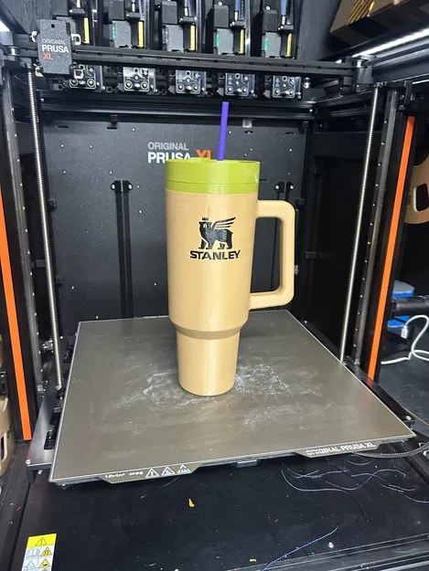 Mô hình Stanley Tumbler có thể sử dụng được - Image 1