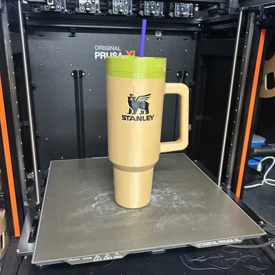 Mô hình Stanley Tumbler có thể sử dụng được