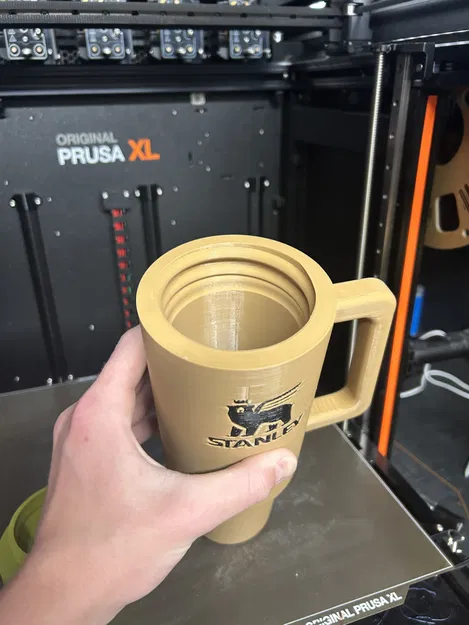 Mô hình Stanley Tumbler có thể sử dụng được - Image 4