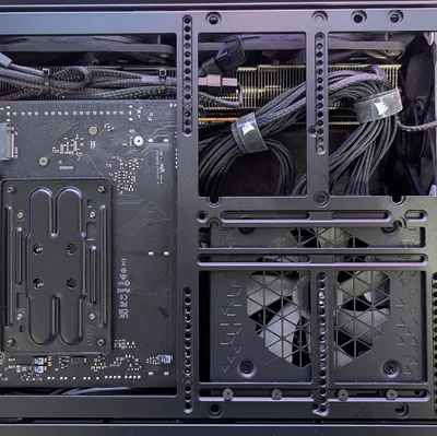 Khung gắn quạt mặt trước cho NCASE M2 Grater