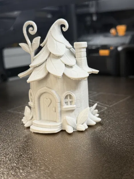 Nhà trong gốc cây với mái lá - Image 3