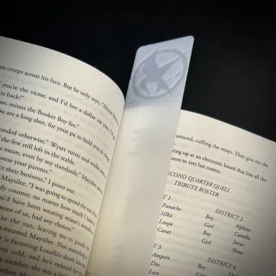 Bộ sưu tập kẹp sách (bookmark) với các logo in dập chìm