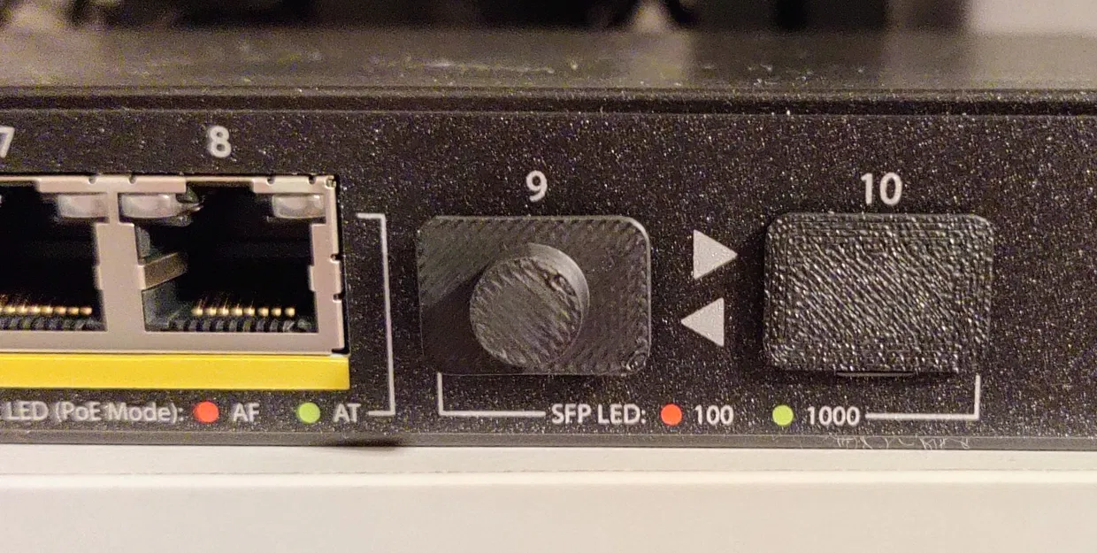 Nắp đậy cổng SFP hoặc SFP+ - Image 1