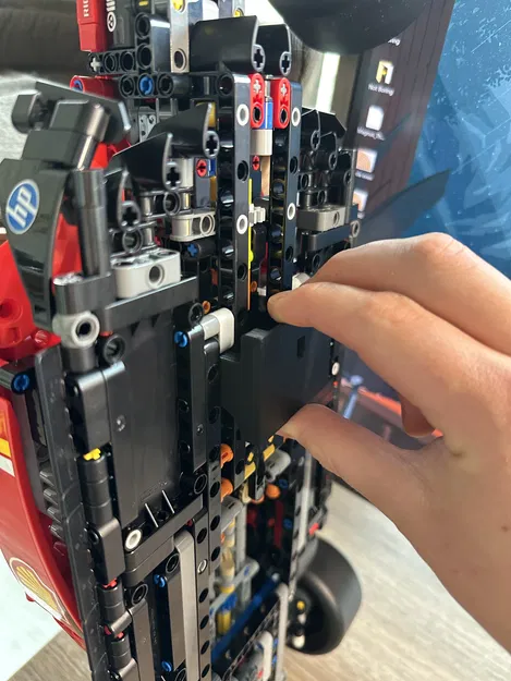 Giá treo tường cho mô hình LEGO Ferrari SF-24 - Image 5