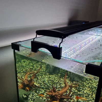 Giá đỡ đèn LED hồ cá