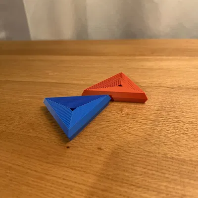 Đồ chơi Fidget hình tam giác (Triangle Fidget Toy)