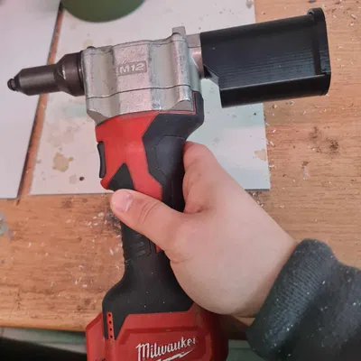 Hộp đựng rivet Milwaukee (MILWAUKEE RIVETS CONTAINER)