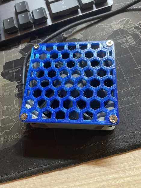 Lưới bảo vệ quạt 80mm họa tiết tổ ong in 3D bền đẹp - Image 1