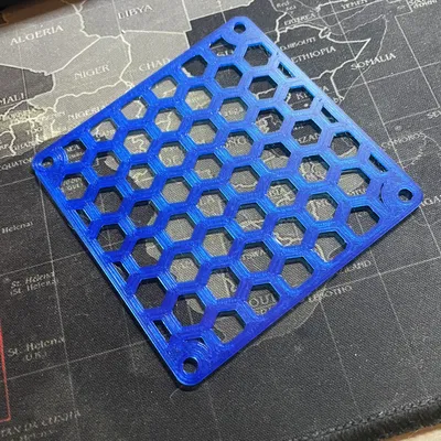 Lưới bảo vệ quạt 80mm họa tiết tổ ong in 3D bền đẹp