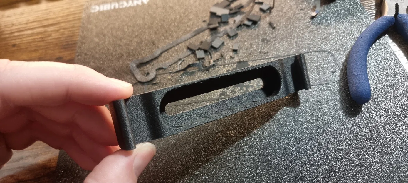 Giá đỡ bảng số xe chuẩn EU cho ốc 10mm - Image 2