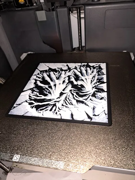 Tác phẩm HueForge: Bàn tay phá tường (Broken Wall Hands) - Image 5