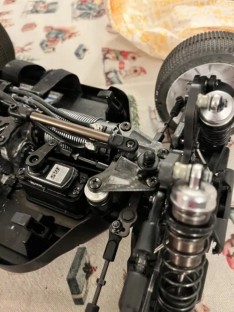 Nâng cấp chi tiết Carbon Fiber cho xe RC Kyosho MP10e - Image 2