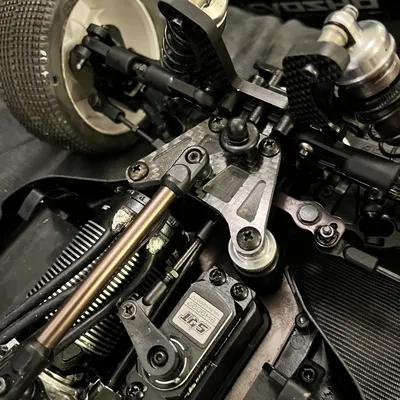 Nâng cấp chi tiết Carbon Fiber cho xe RC Kyosho MP10e