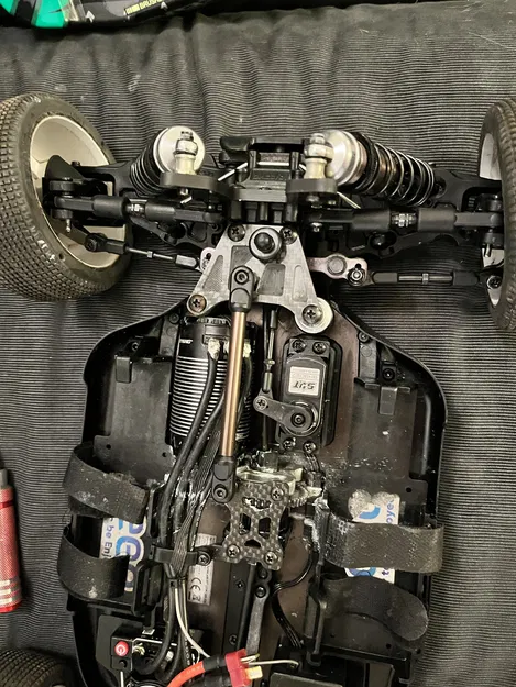 Nâng cấp chi tiết Carbon Fiber cho xe RC Kyosho MP10e - Image 8