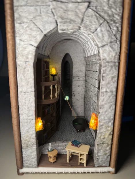 Mô hình Book Nook Thư viện Trung cổ Huyền bí - Image 1