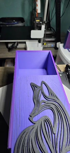 Hộp đựng đồ cỡ lớn vân gỗ với nắp hình cáo - Image 1