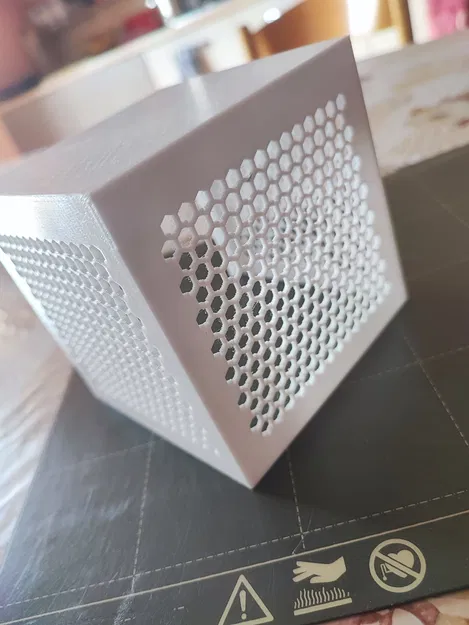 Đèn treo tường họa tiết tổ ong hiện đại cho Fupe 9.9cm - Image 3