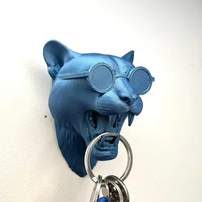 Móc treo chìa khóa hình chú báo Puma đeo kính râm