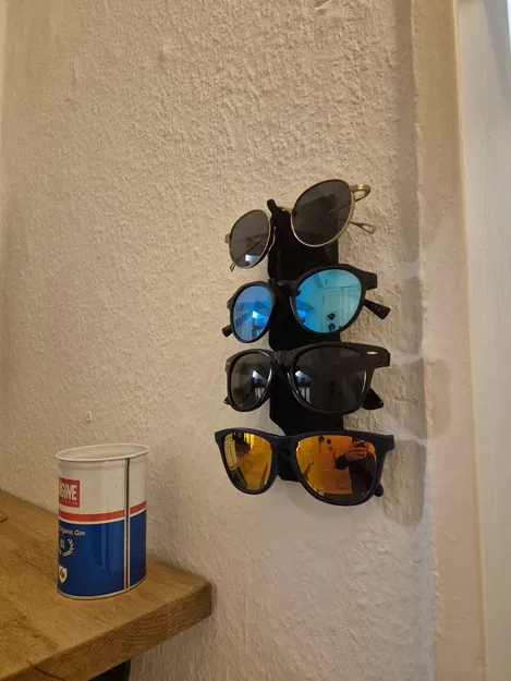 Giá treo kính mát gắn tường 4 ngăn – Tối ưu không gian cực chất - Image 1