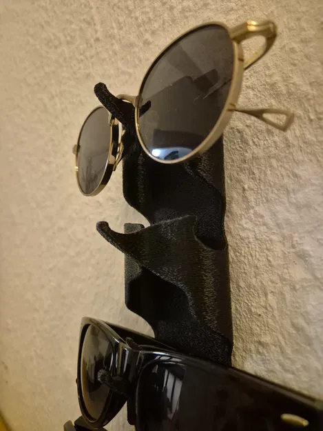 Giá treo kính mát gắn tường 4 ngăn – Tối ưu không gian cực chất - Image 3