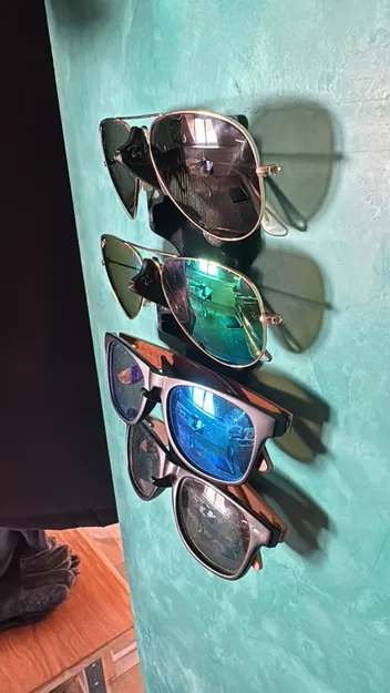 Phụ kiện gắn tường treo kính mát Ray Ban RB3025 Adapter in 3D - Image 3