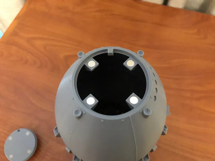 Mô hình bom nguyên tử Fatman với phần mũi gắn nam châm - Image 2