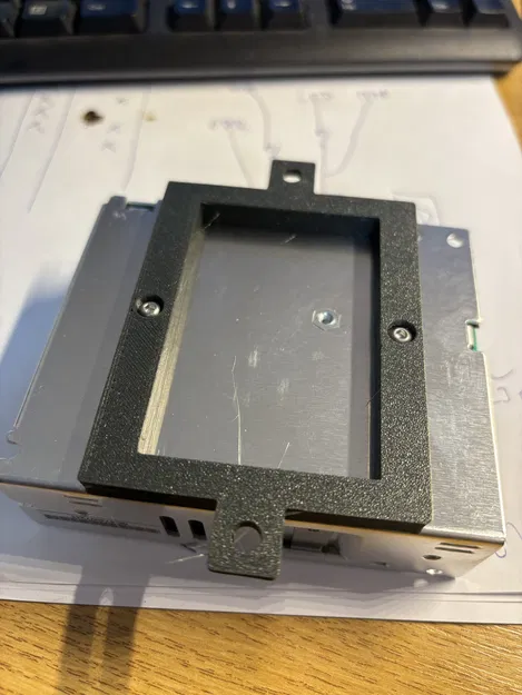 Giá treo nguồn 5V gắn tường hoặc trần nhà - File in 3D - Image 1