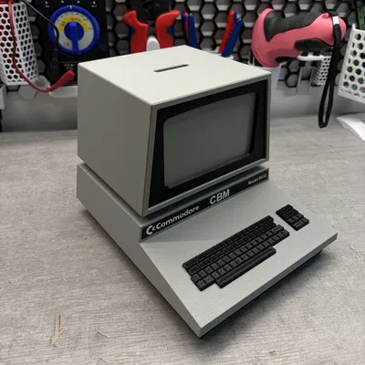Ống heo tiết kiệm hình máy tính Commodore CBM