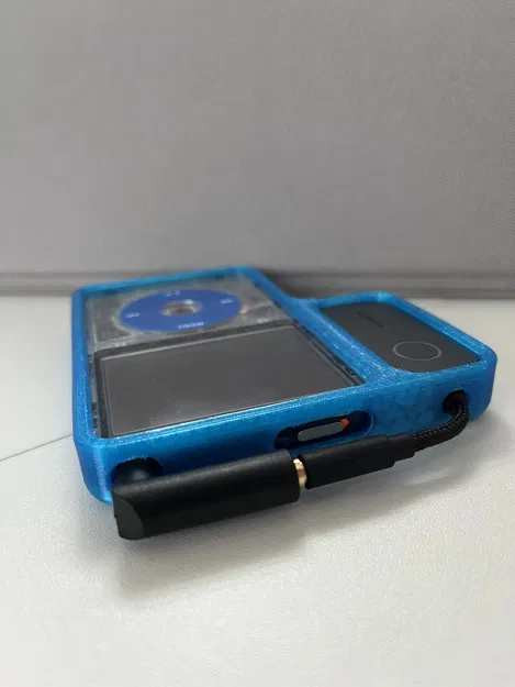 Ốp lưng Apple iPod Classic 5 kèm giá đỡ Bluetooth UGreen (có MagSafe) - Image 3