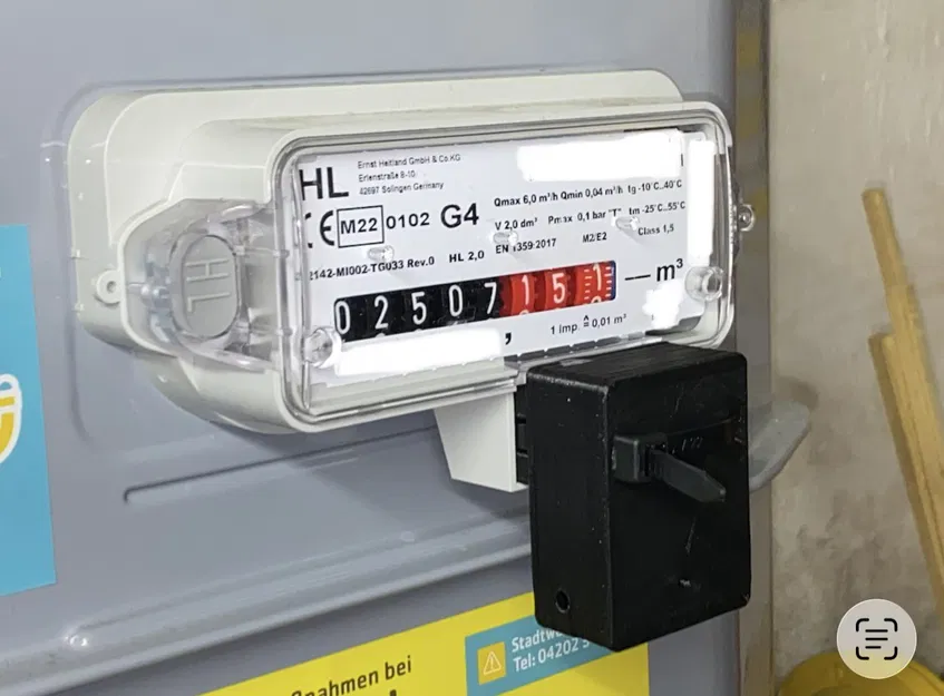 Vỏ bảo vệ / Giá đỡ cảm biến (Reed switch) cho đồng hồ gas Heitland - Image 1